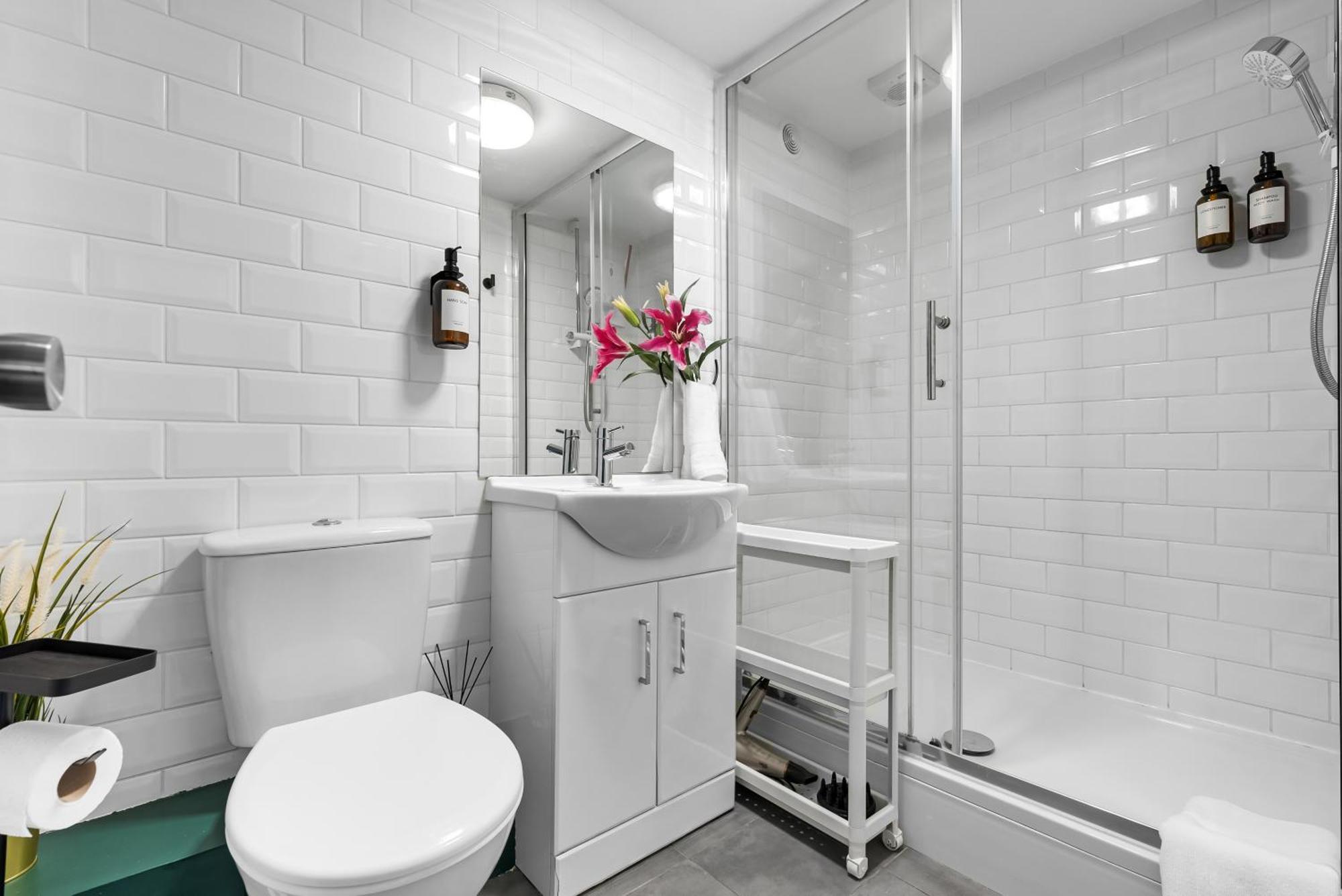 Chic 2 Bedroom Apartment Near Liverpool Street By Gold Stays Londres Exterior foto